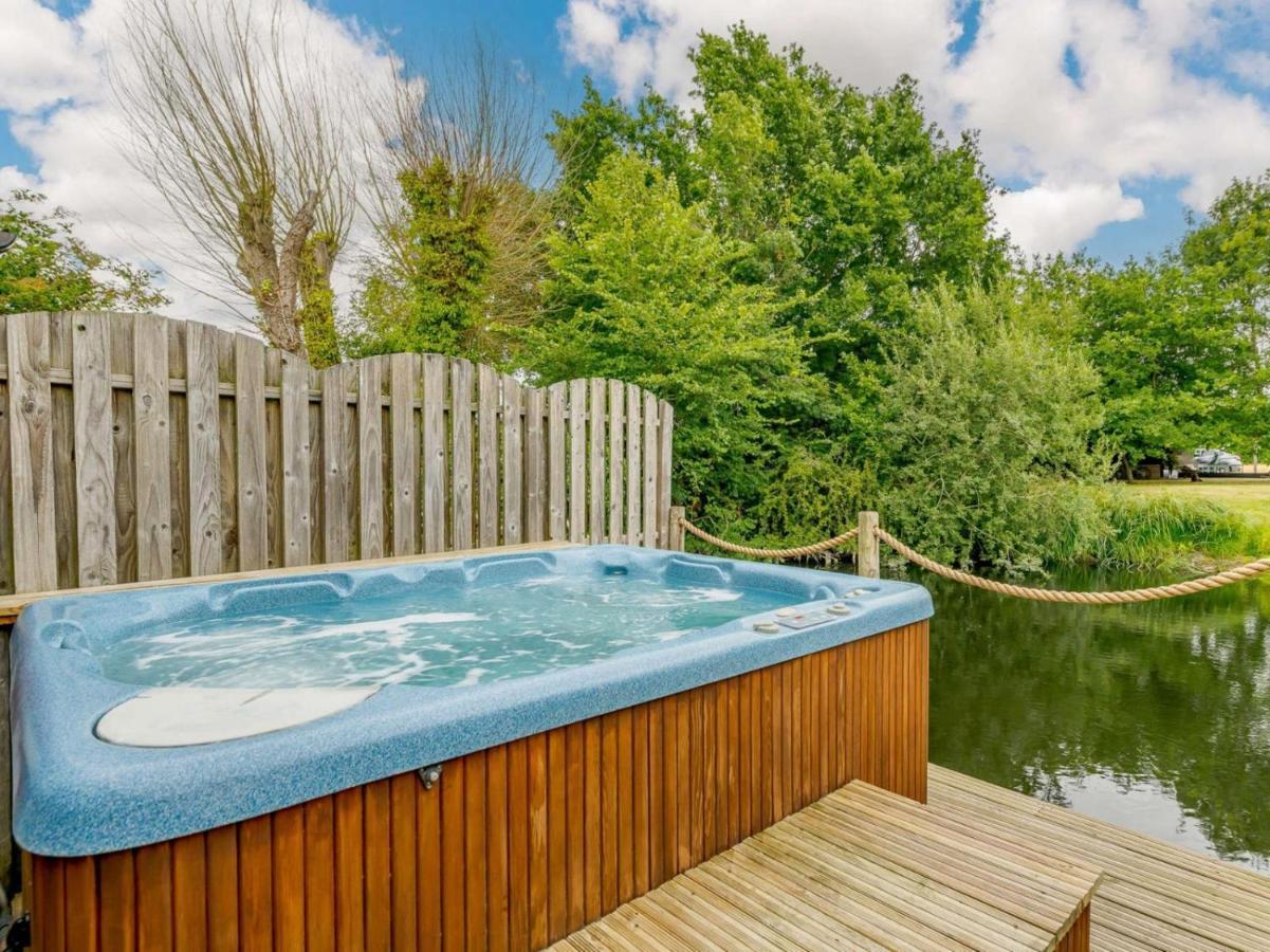 16Th Century Cartlodge With Private Hot Tub Diss Dış mekan fotoğraf